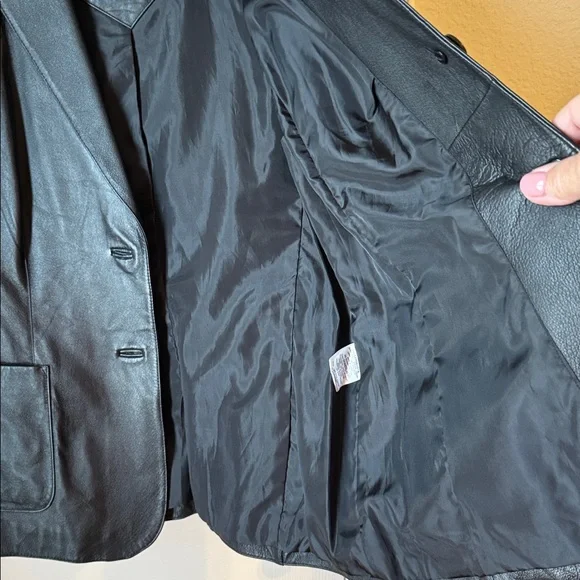 Womens leather jacket size L 12/14, black. Like new, very clean - Picture 4 of 10